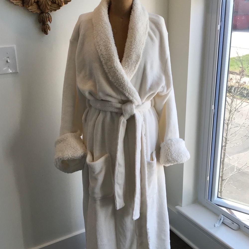 Pottery Barn Robe - Picture 3 of 8